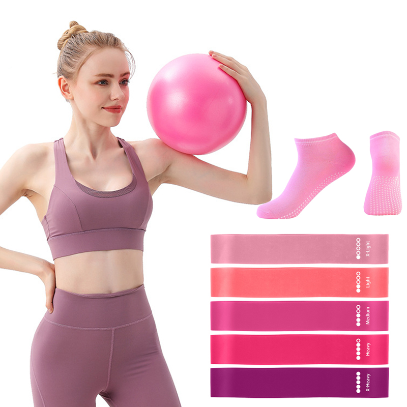 Pilates Yoga Workout At Home - ピラティスボール、レジスタンスバンド、グリップソックスセット、ループエクササイズバンド5段階強度、ヨガボール9インチ、滑り止めソックス付きホームワークアウトキット