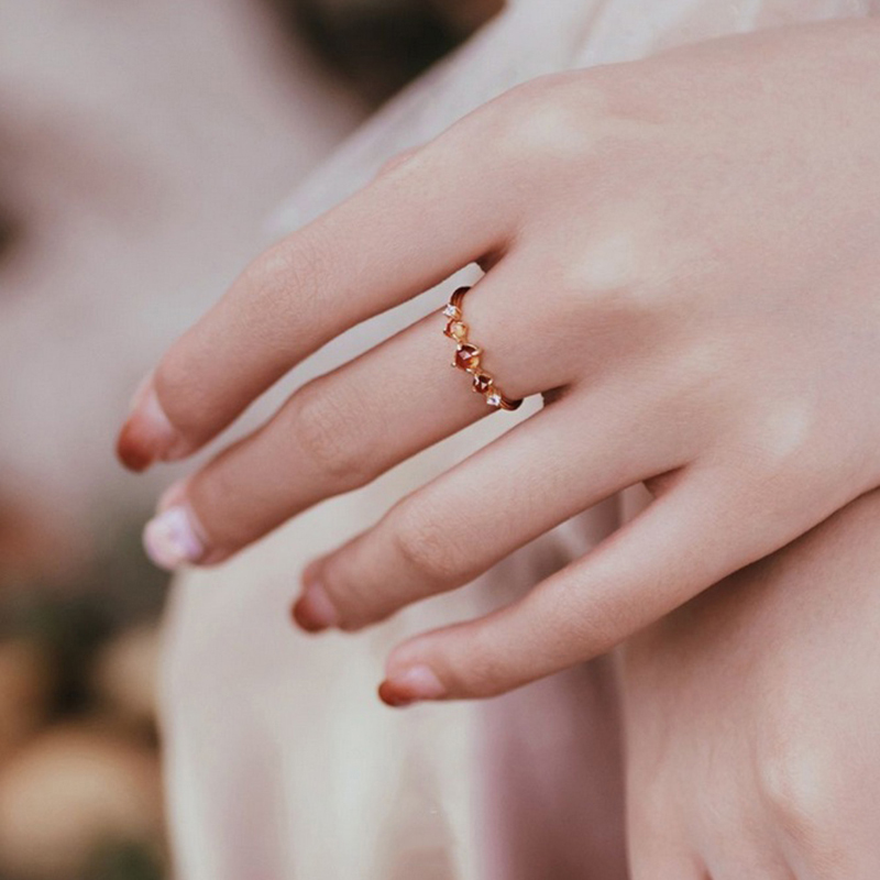 マジックサンアンバーリング、繊細なオレンジガーネットリング、 - Pilates Ring Magic のレビューと価格